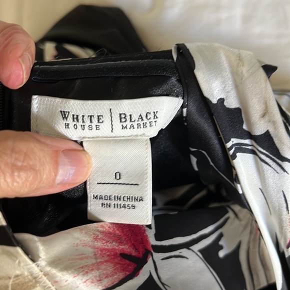 White House Black Market size 0 100% Silk - Picture 3 of 4